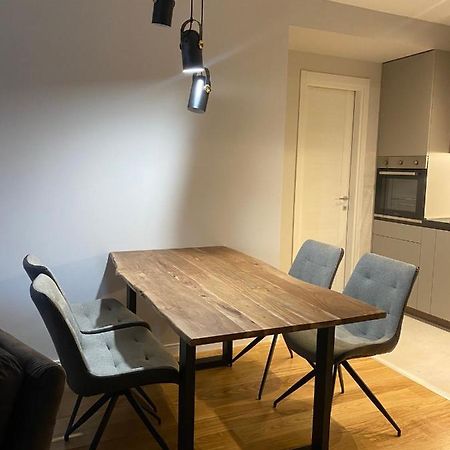 Apartman Vt Central Point ポドゴリツァ エクステリア 写真